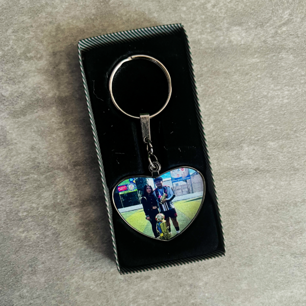 2 Llavero Metálico Personalizado con Foto - Modelos Corazón y Vertical