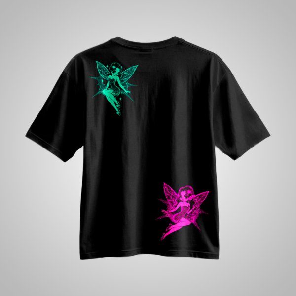 Playera Oversize "Por Si Mañana No Estoy" (Hadas) – Edición Omar Courtz